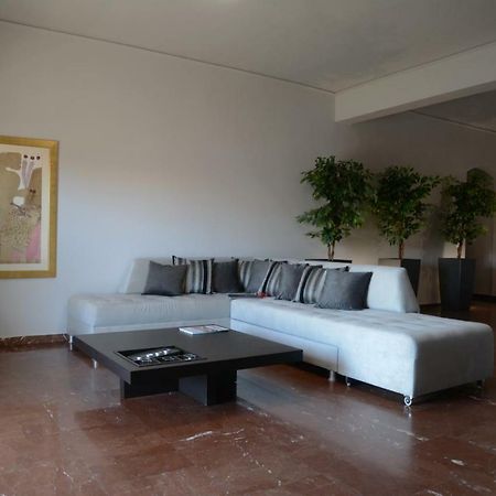 Modern & Classy Central Apartment アテネ エクステリア 写真