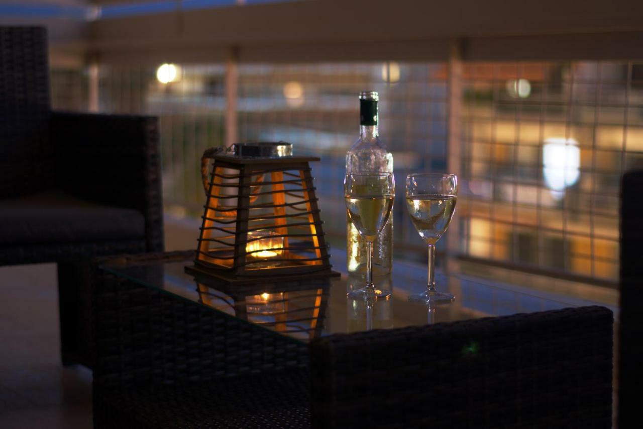Modern & Classy Central Apartment アテネ エクステリア 写真